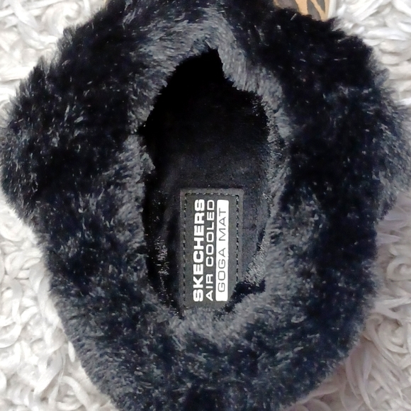 Skechers "Snow Kitty" On The Go Joy Ankle Booties - Picture 11 of 16